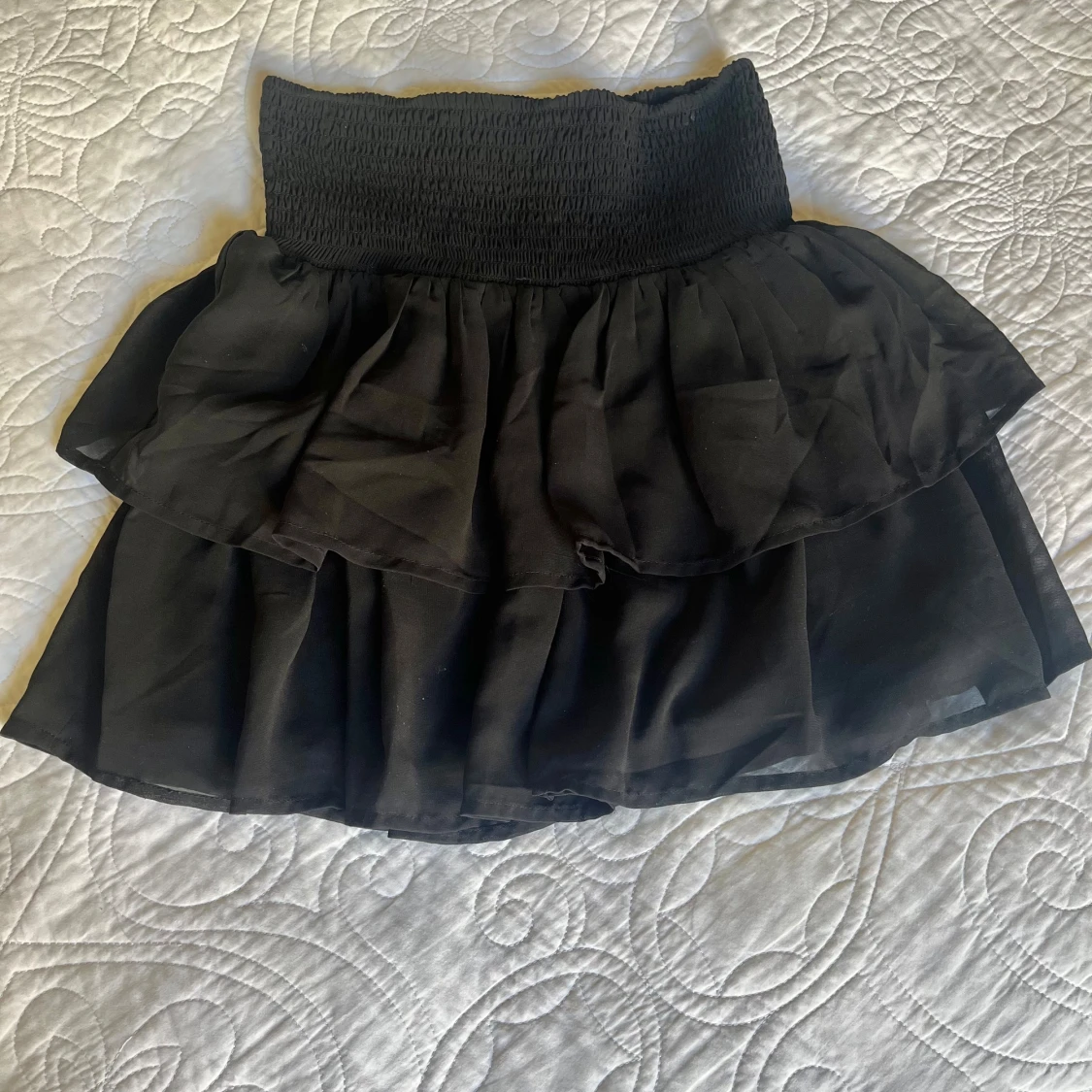 Svart volangkjol - 90