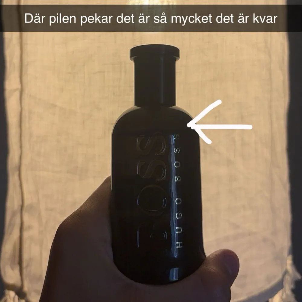 Tja! Säljer min Hugo Boss bottled black edp! En fantastisk fräsch och fin doft men har redan extremt många andra liknande parfymer därför säljs denna. Den har används lite till och från men absolut inte mycket ungefär 90ml kvar då flaskan ny va. Parfym.