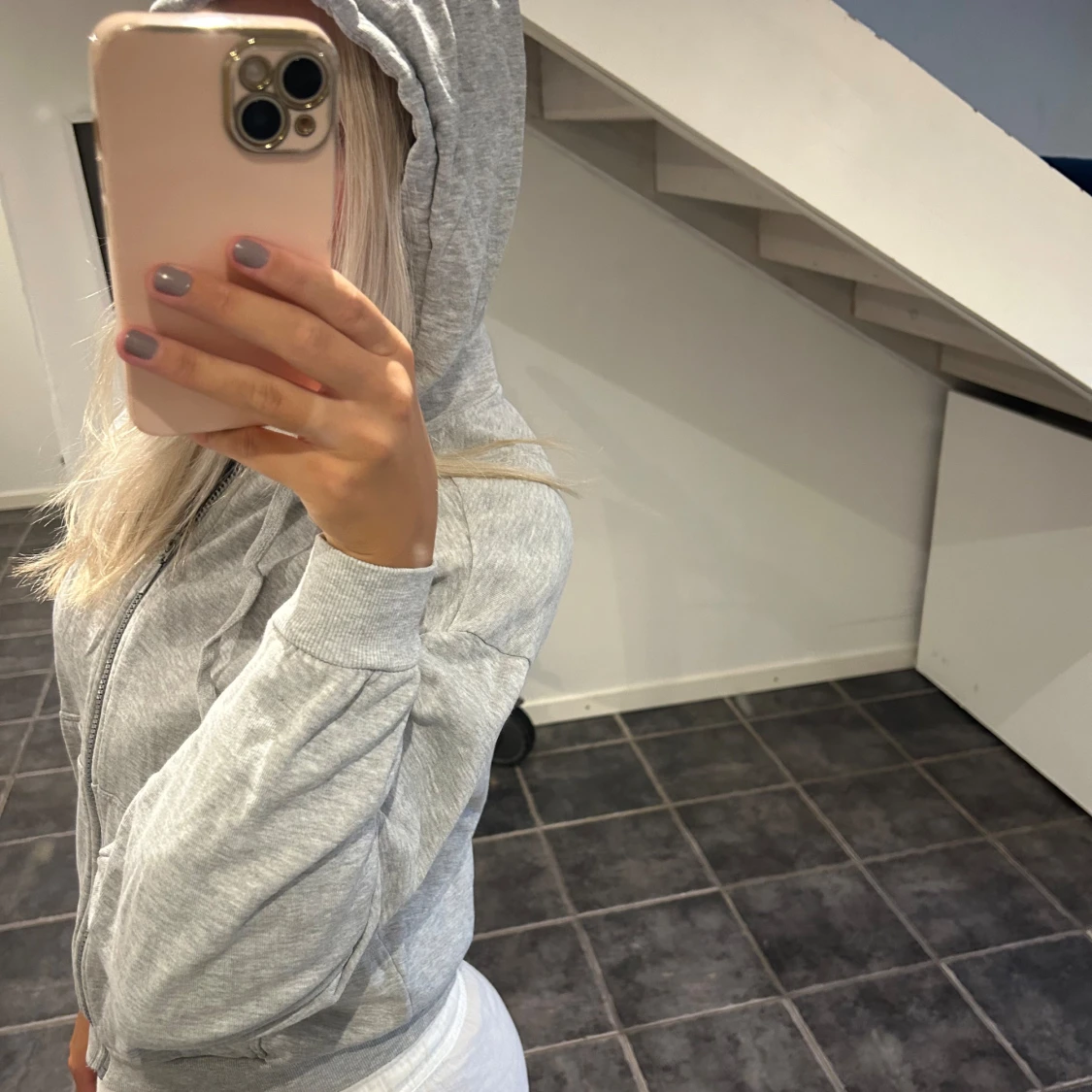 Hoodie med luva och dragkedja  - 91