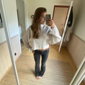 Festtopp - Säljer den här supersöta festtoppen då den inte kommer till användning💕 Den är använd en gång och i jättebra skick!