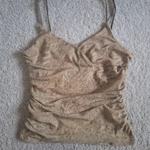 leopard mesh topp - linne med mesh leopard topp