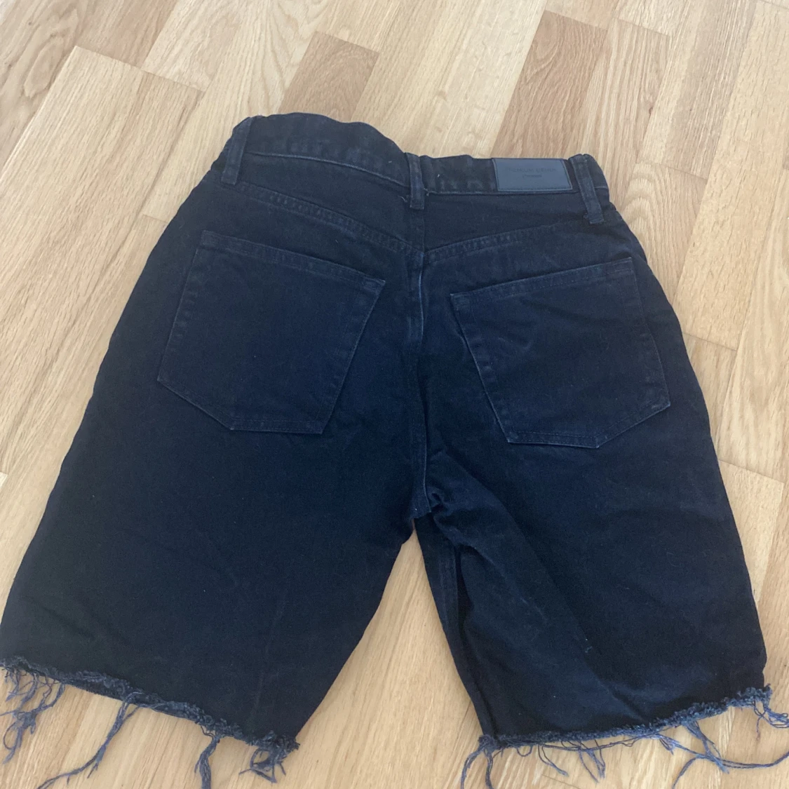 Svarta jeansshorts från Perfect Jeans - 92