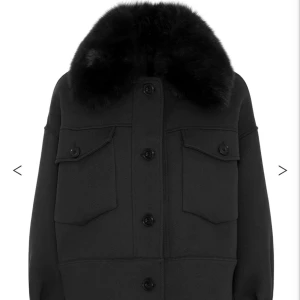 Meontine jacka  - Säljer en ass snygg jacka från Meontine, säljer för att jag knappt använt, köpte den för 3100kr här på Plick och är i fint skick! Kommer inte sälja den för mindre än 2900kr eftersom den är i fint skick🥰💕andra bilden e lånad och sista bilden e min💕