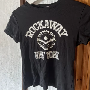 90-tal t-shirt  - Snygg tight topp