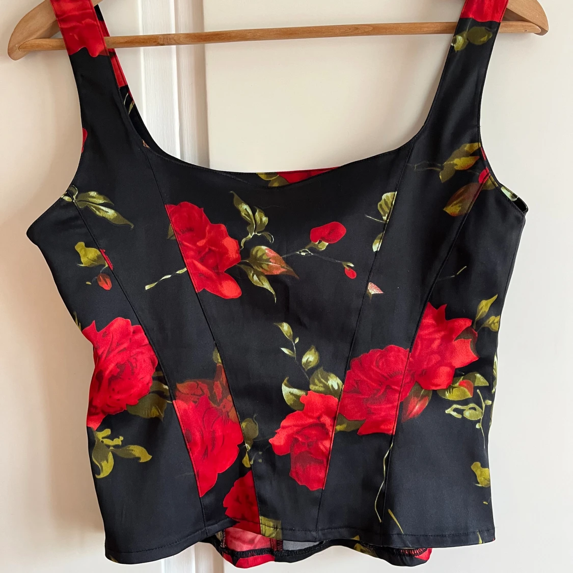 Topp med blomtryck  - 92
