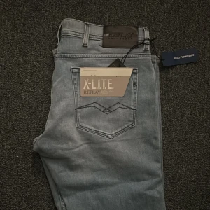 Replay Jeans  - Säljer dessa sjukt snygga Replay jeansen i modellen Jondrill. Helt nya!