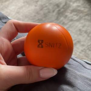 Vintage snitz boll jag har fått gåvan av ”statsministern” av Snitz. Extrem vacker prydnad handgjord av lyxiga material. Pris kan diskuteras🧡