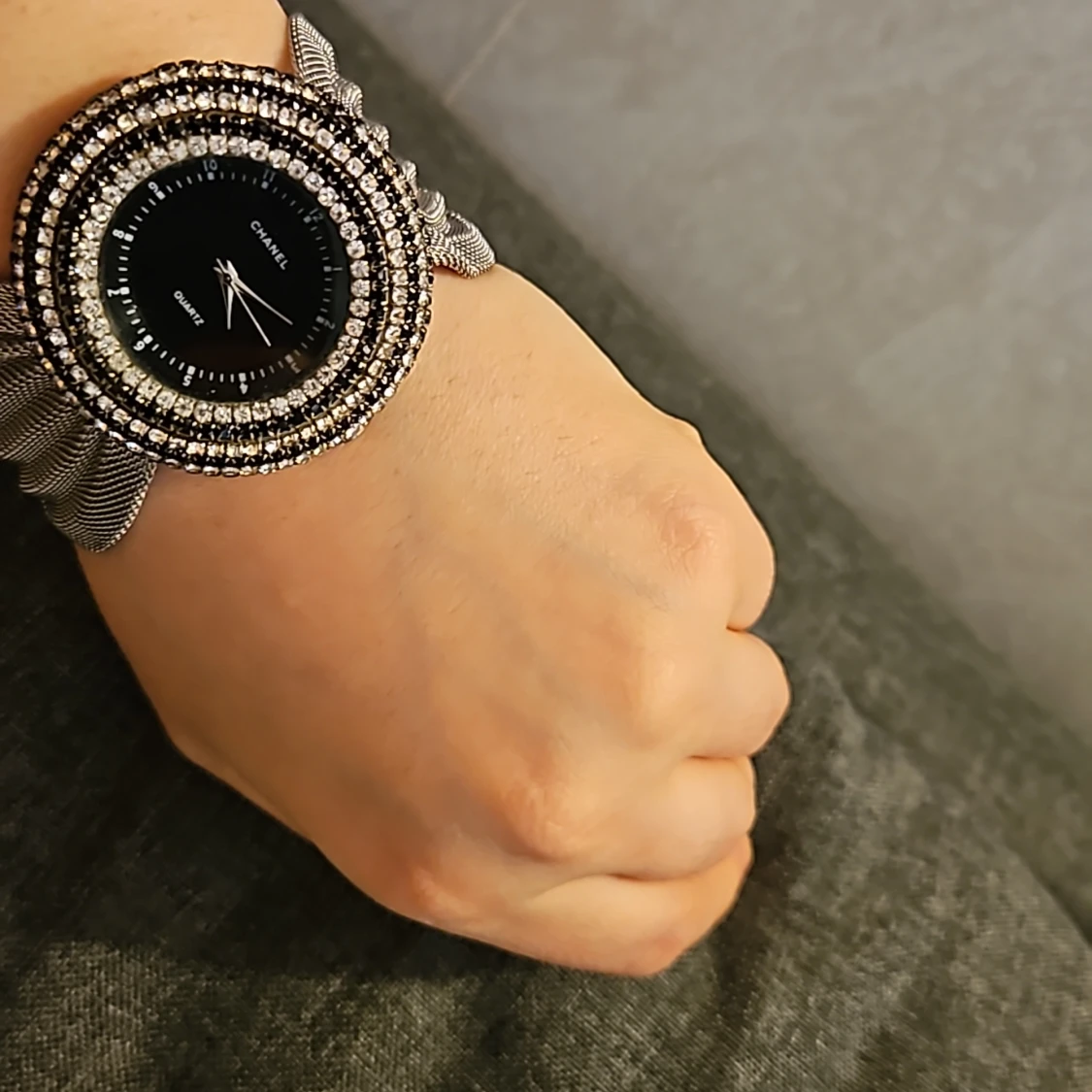 Vacker klocka, men batteriet måste bytas - 90