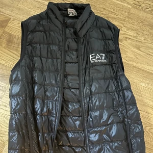 EA7 väst - Armani väst
