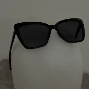 Superfina solglasögon från H&M använt endast ett par gånger💞