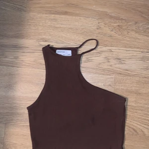 Asymmetrisk topp - Brun topp💕