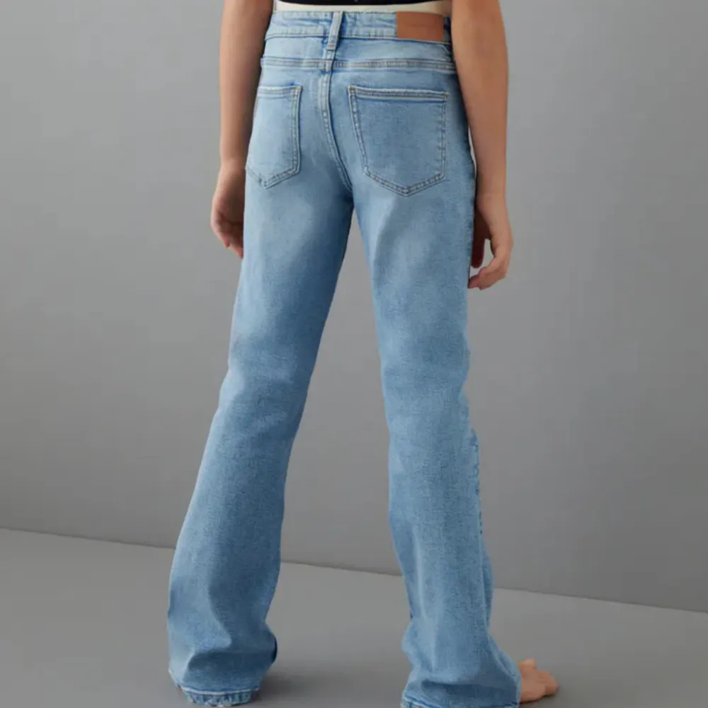 Jätte fina jeans från Gina som inte passar mig i längden mer, pris går att diskutera🫶🏻. Jeans & Byxor.