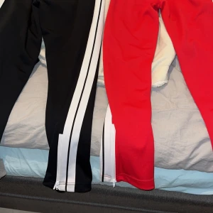 Palm angels byxor  - Bra skick skulle säga 9,5/10 kvitto finns någonstans och bags 2000 för ett par