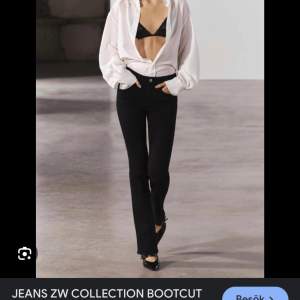Low-mid waist bootcut jeans i storlek 34 från Zara nästan aldrig använda