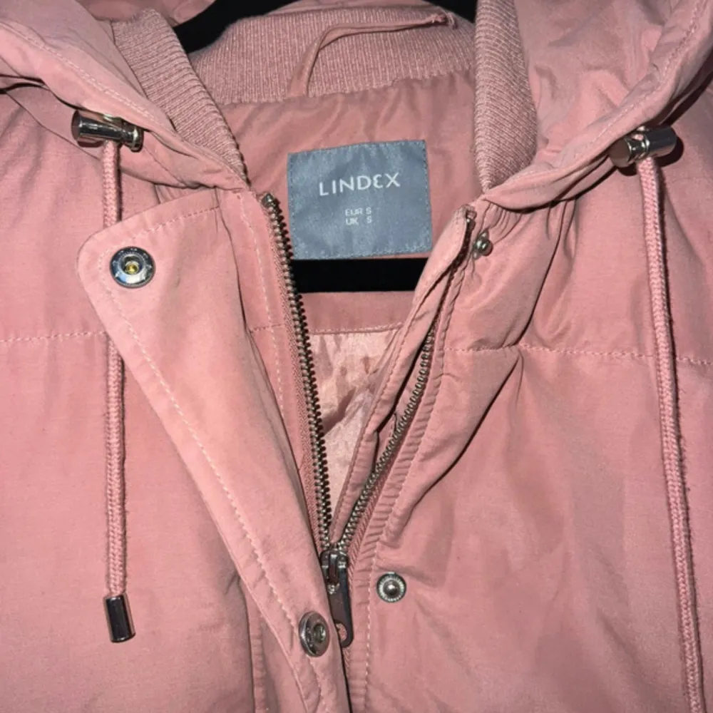Söt rosa puffer jacka från Lindex strl S. Jackor.