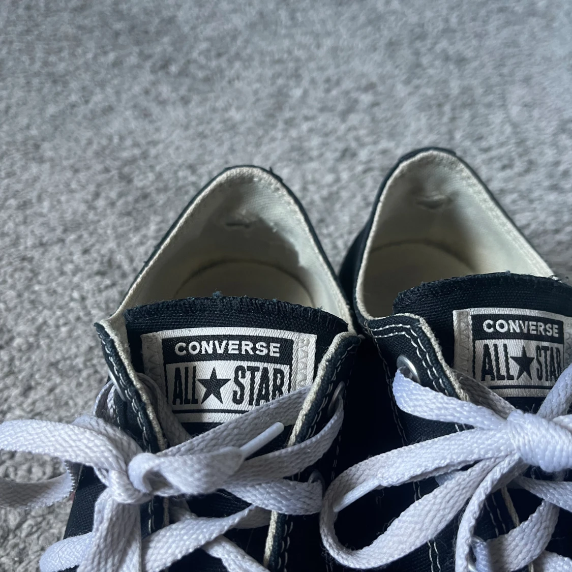 Svarta convers med hög sula - 92