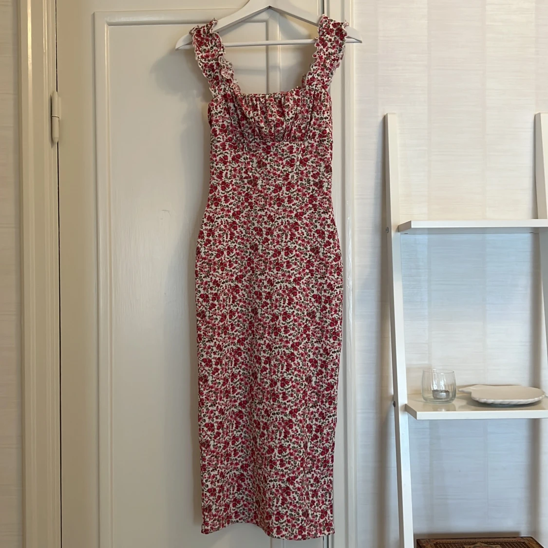 Blommig klänning XS Gina Tricot