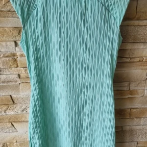 Fin sommar klänning  - Helt ny klänning andvänd bara 1 gång. Storlek stå  M på men passar nån med stl S med.