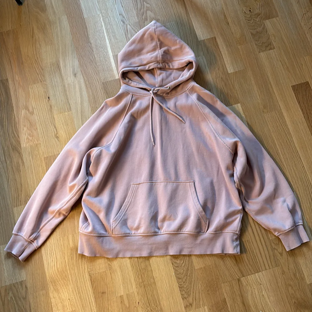 Rosa hoodie från H&M 🩷. Hoodies.