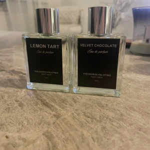 Parfymer  - Köpta på you.se   Inget fel på dofterna alls, utan behöver  💵 🍫 kladdkaka, varm choklad, mysig🍫50 ml  🍦🍋 syrlig citron bakelse, krämig, sockrig🍋🍦50 ml   Säljes tillsammans eller var för sig   Tillsammans 650  Eller 325/st   Endast testade 