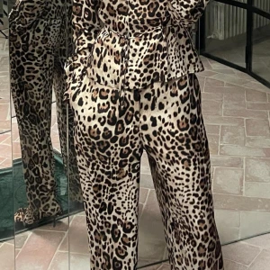 Leopard pants ZARA - Leopard mönstrade byxor från zara. Oanvända med lappen kvar 