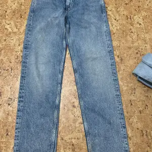 Väldigt fina jeans till ett billigt pris från hm 