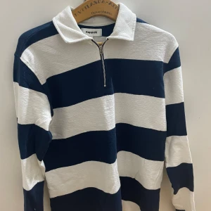 Vanlig tröja  - Väldigt fin och väldigt ny tröja 