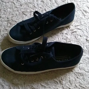 Tygskor  - Nyskick. Lagom storlek. 