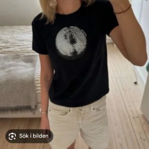 In print we trust  - Svart tröja från in print we trust, aldrig använd🖤