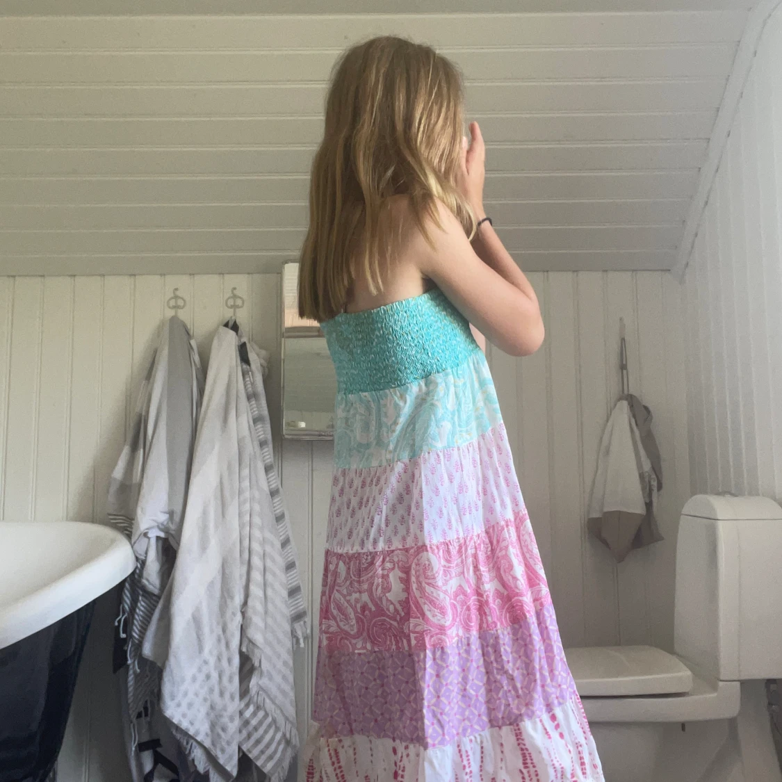 Regnbågsfärgad klänning - 91