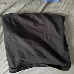 Tub topp - Tub topp från Gina, var från början ett linne men klippte av banden 