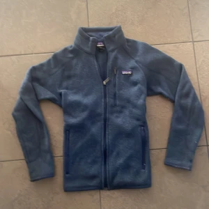 Patagonia fleece  - Säljer en  fräsch Patagonia fleece i 9/10 skick, fleecen har Inge defekter eller skador ny pris 1400 mitt pris 650   Vid fler frågor skriv gärna i dm billigare vid snabb affär 
