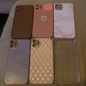Mobilskal IPhone 11 PRO Max  - Alla är i ett mycket bra skick.Sälher de pga att ja köpt en ny mobil.  20kr/ styck 