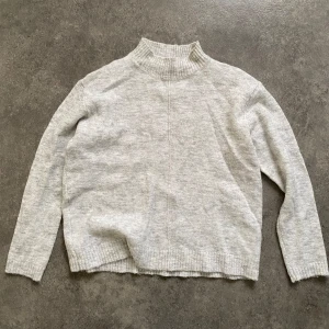 Tröja - Kappahl tröja i M storlek som har använts ett par gånger