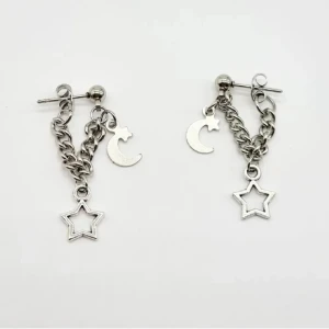 Handgjorda örhängen  - Handgjorda örhängen●Följ :@ekjewelryofficial🤲 ● 💎Material- 100% rostfritt stål ●Örhängeskrokar -rostfritt stål. Nickel fri. Längd -3,5cm Vattentåliga, ändrar inte färgen! 1st-30kr eller 60kr/paret