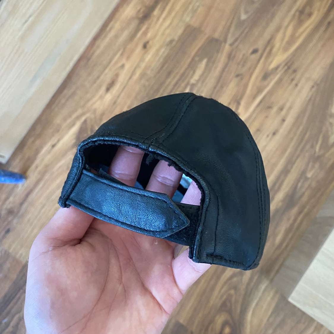 vintage leather volvo cap - 90