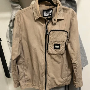 Weekend offender jacka  - Jacka storlek M i mycket fint skick.