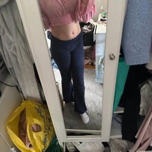 Topp - En jätte gullig rosa topp som tyvärr blivit lite liten för mig 