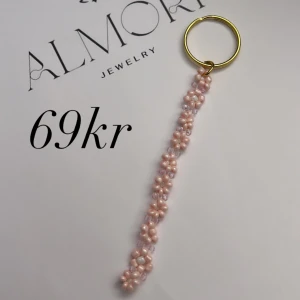 Nyckelring  - Handgjord nyckelring 🌸