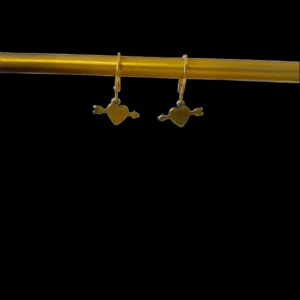 Örhängen  - Säg till om man bara vill köpa ett örhänge🥰 rostfri!🙌💗 Finns också i silver 