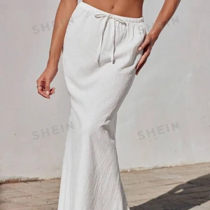 Linne kjol  - Säljer denna linnekjol i storlek S ifrån shein som var förliten när ja fick hem den❤️