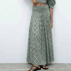 långkjol  - Så härlig långkjol med så härliga färger💚💚