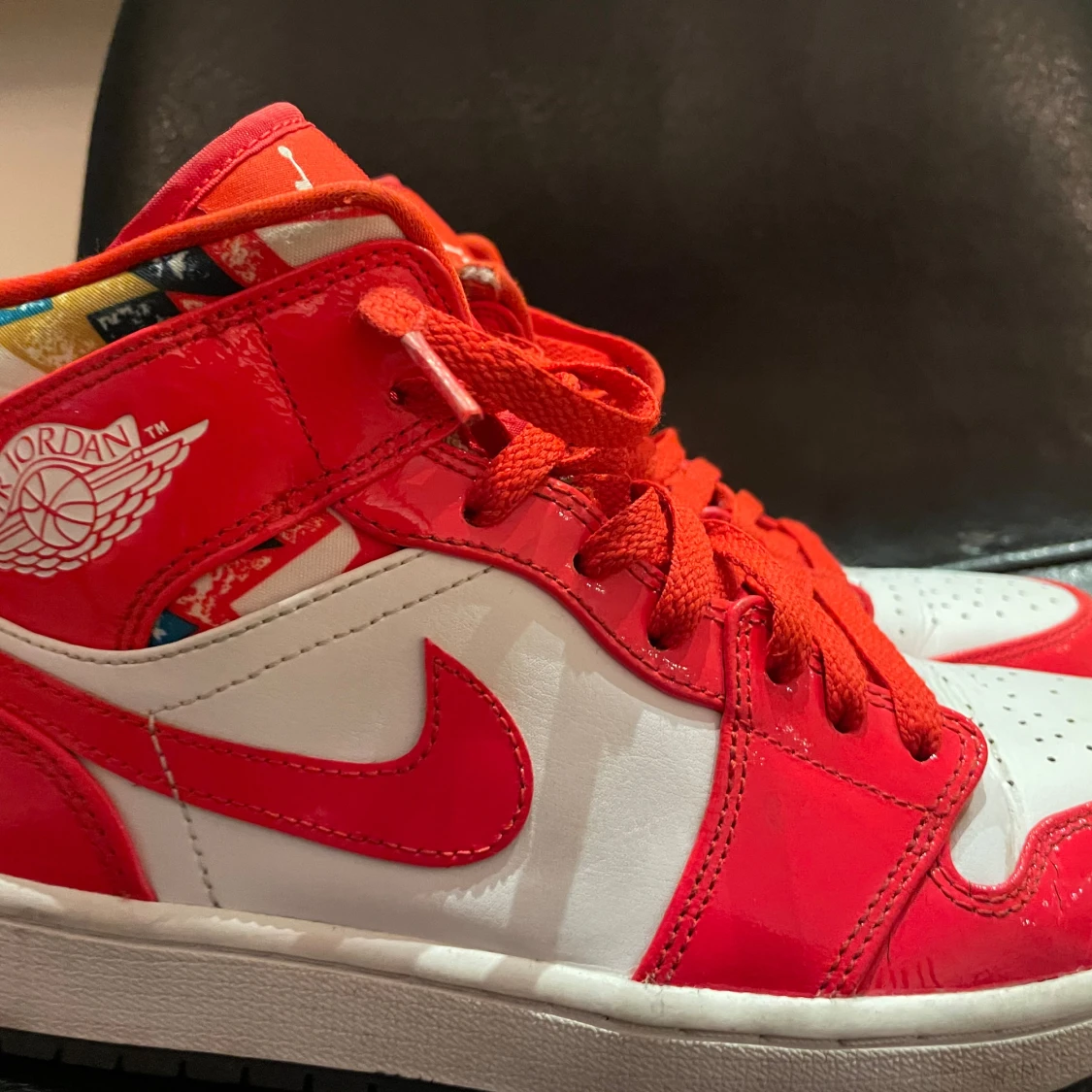 Röda jordans storlek 43 - 90