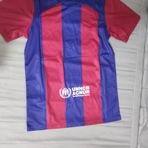 Barcelona t-shirt  - Barcelona t-shirt pris kan diskuteras 
