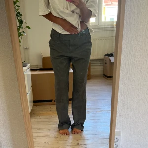 Stock LM kostymbyxor  - Kostymbyxor från stock LM, sparsamt använda i storlek 38! Passar även 36