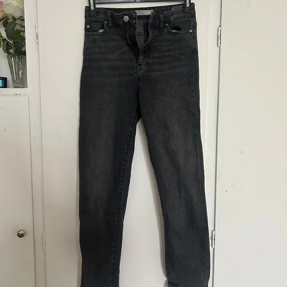 Säljer för använder inte längre! Otroligt bekväma! Kom privat om frågor💞. Jeans & Byxor.