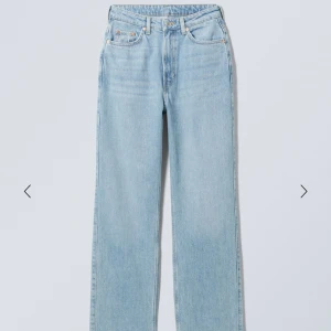 Blå weekday jeans - Ljusblå jeans från weekday i storlek L30/32? Och W29