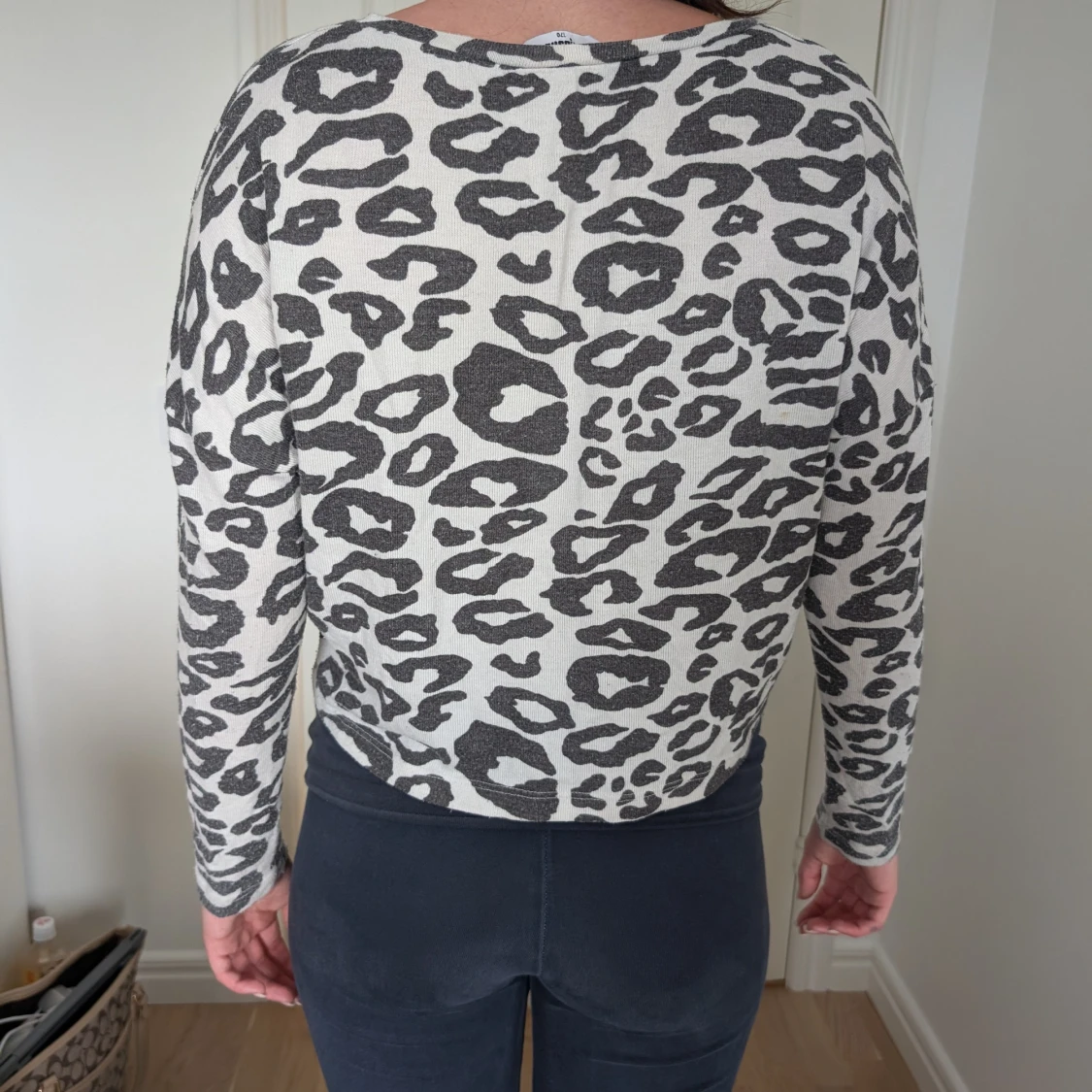 Långärmad i leopard-print  - 90