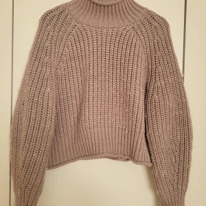 Tröja H&M - Stickad tröja från H&M  Croppad