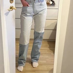 Gina jeans.  - Snygga Gina jeans. Använda ett fåtal gånger men säljer då de är för stora. 